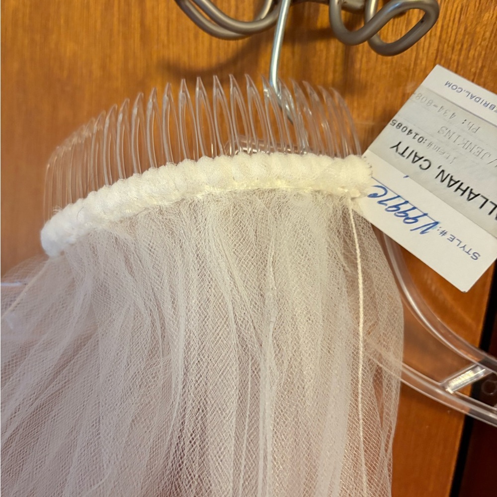 Elegant White Bridal Veil